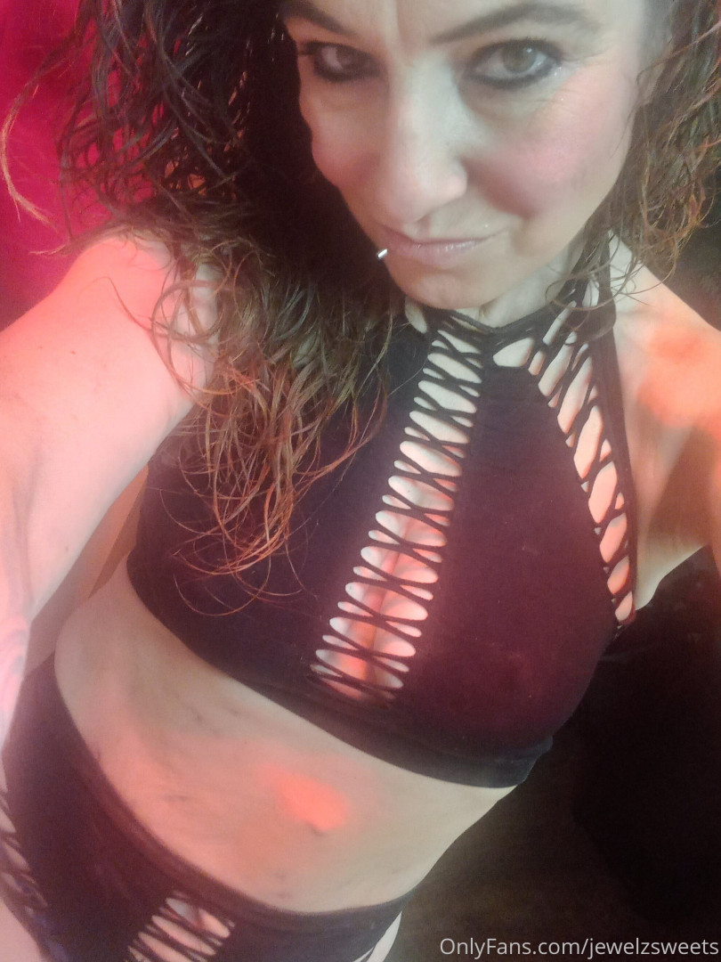 Photo by jewelzsweets published on June 18,2023 08:11:07 - BestThots