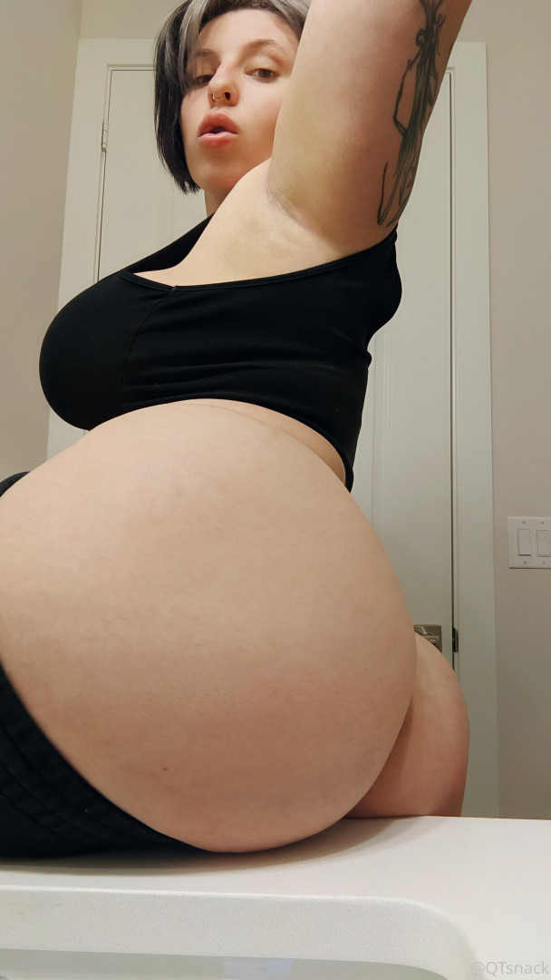 Photo by qtsnacksquad published on July 25,2023 06:32:47 - BestThots