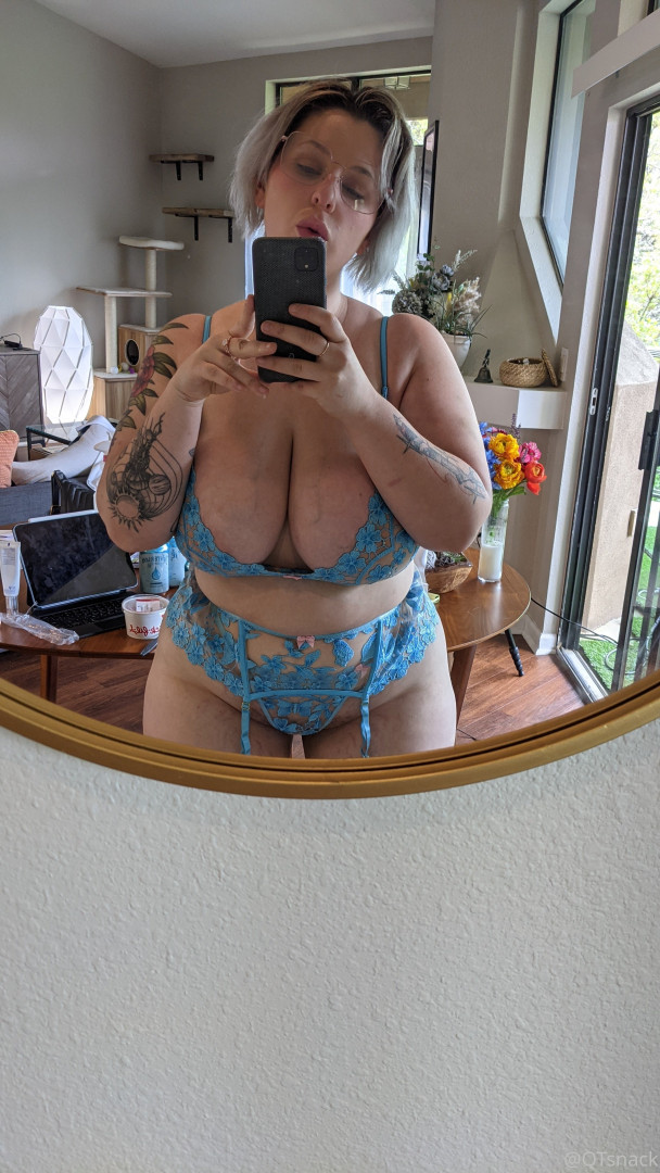 Photo by qtsnacksquad published on July 25,2023 06:47:34 - BestThots