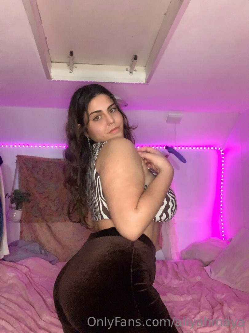 Photo by aliyahmaya published on October 14,2023 06:21:38 - BestThots