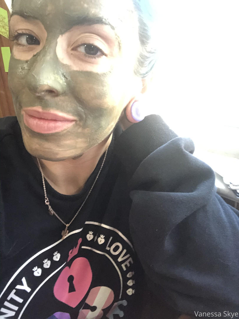 Photo by thevanessaskye published on June 12,2023 20:39:18 - BestThots