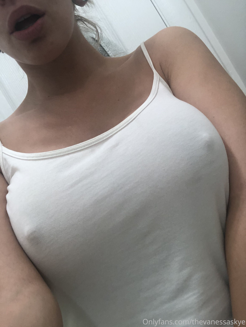 Photo by thevanessaskye published on June 12,2023 20:48:40 - BestThots