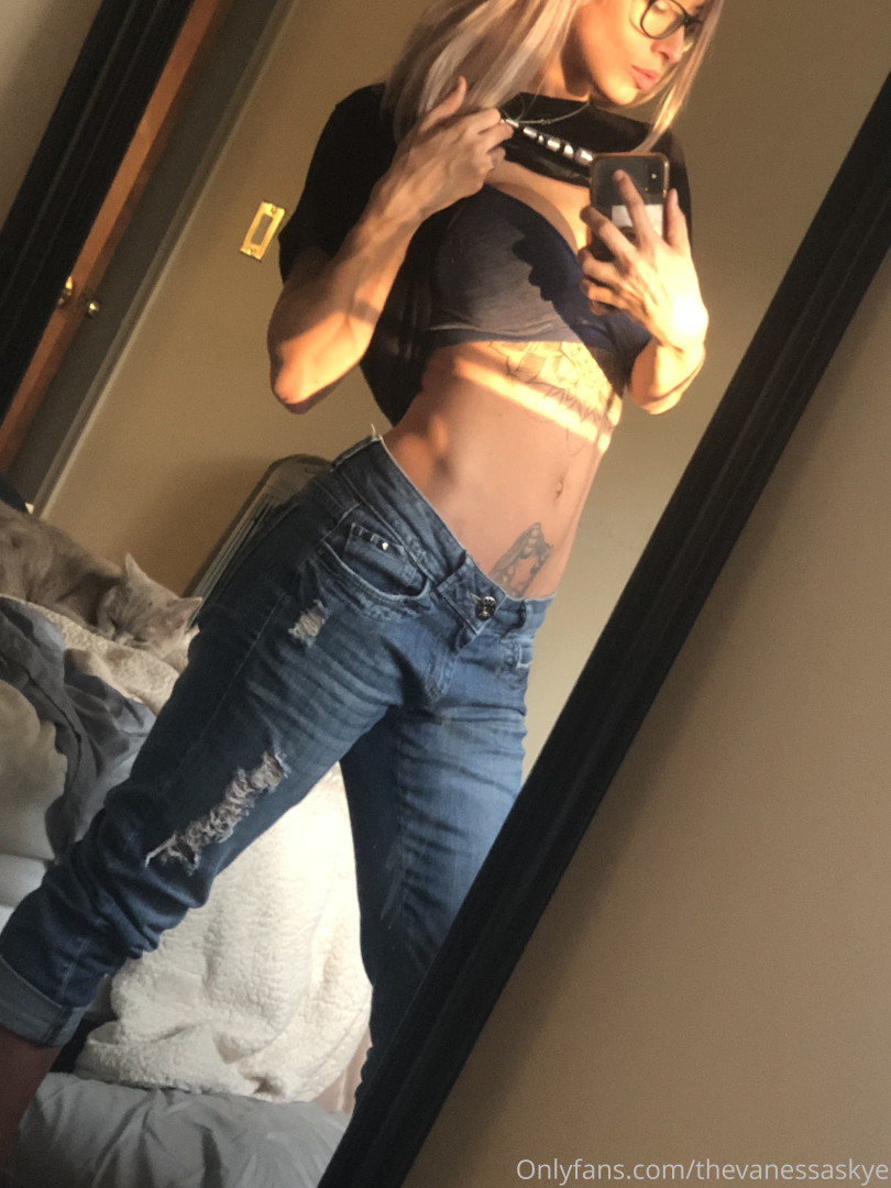 Photo by thevanessaskye published on June 12,2023 20:53:49 - BestThots