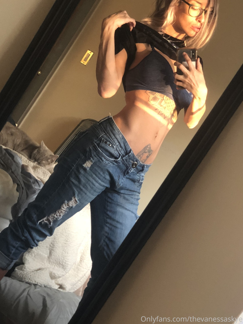 Photo by thevanessaskye published on June 12,2023 20:54:48 - BestThots