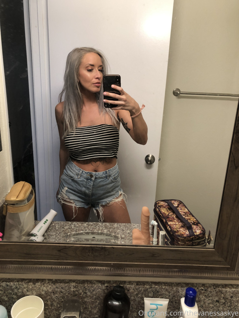 Photo by thevanessaskye published on June 12,2023 20:58:19 - BestThots