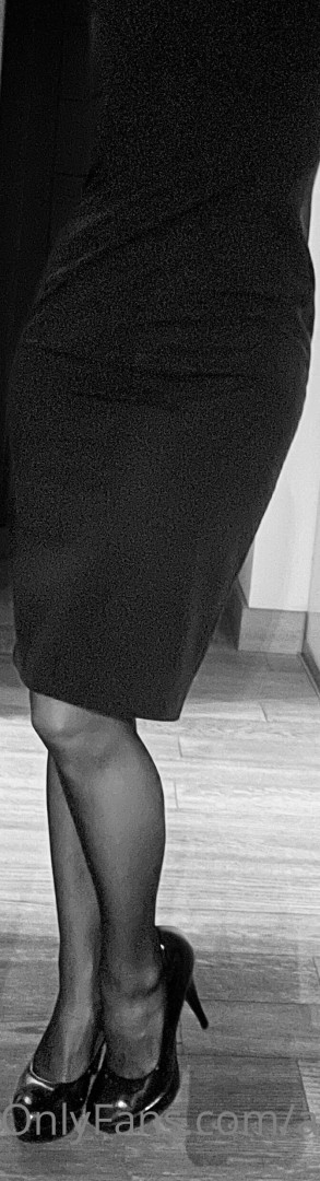 Photo by afroditegoddes published on October 14,2023 12:33:24 - BestThots