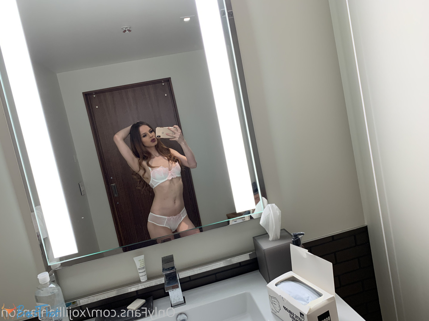 Photo by xojillianjanson published on December 20,2024 17:06:37 - BestThots