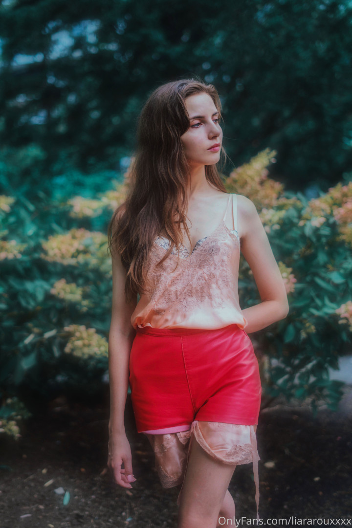 Photo by liararouxxxx published on July 8,2023 16:07:18 - BestThots