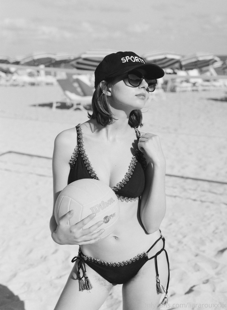 Photo by liararouxxxx published on July 8,2023 16:10:19 - BestThots