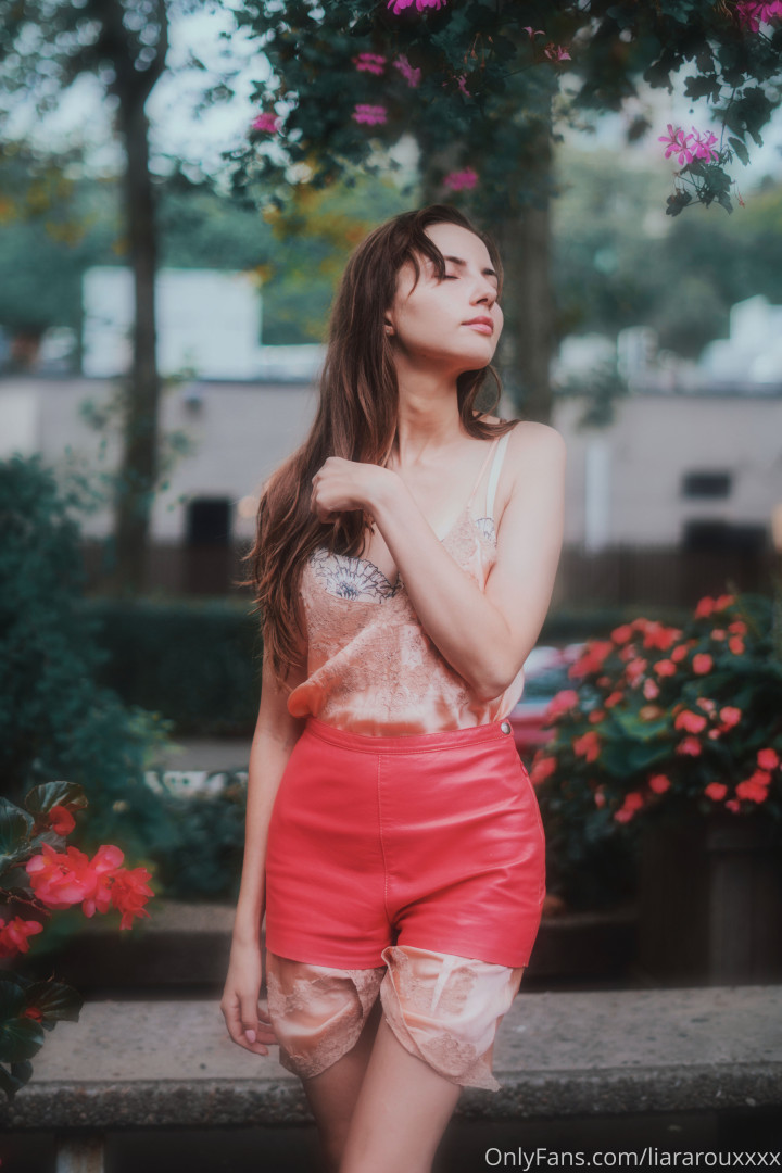 Photo by liararouxxxx published on July 8,2023 16:11:55 - BestThots