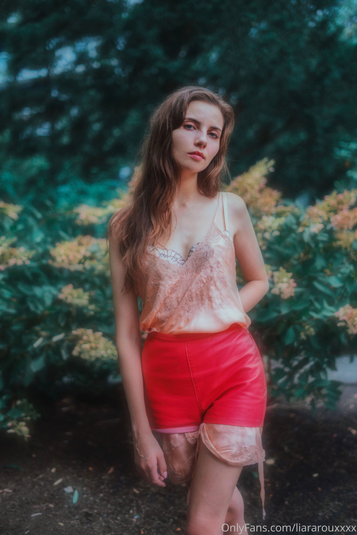 Photo by liararouxxxx published on July 8,2023 16:23:43 - BestThots