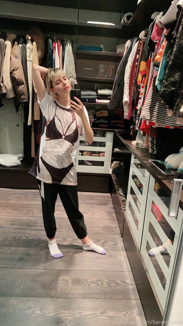 Photo by liararouxxxx published on July 8,2023 16:39:51 - BestThots