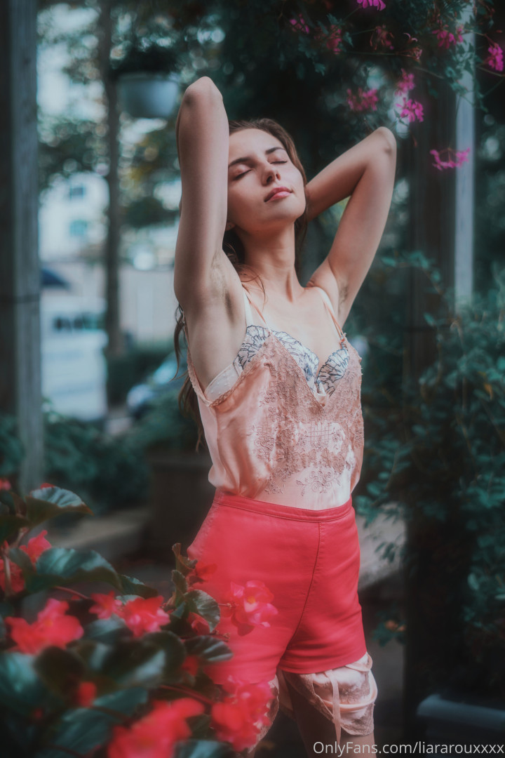 Photo by liararouxxxx published on July 8,2023 16:51:49 - BestThots