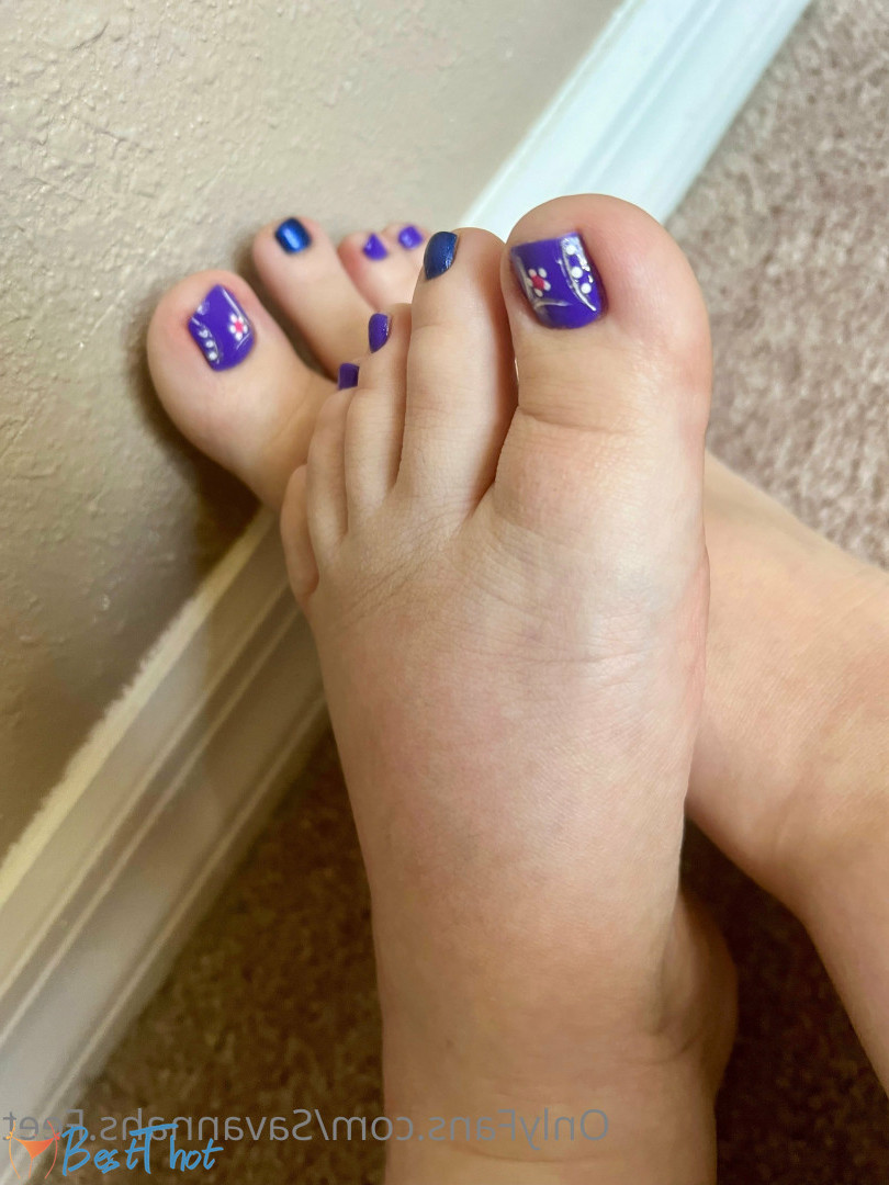 Photo by savannahs.feet published on December 14,2024 09:05:36 - BestThots