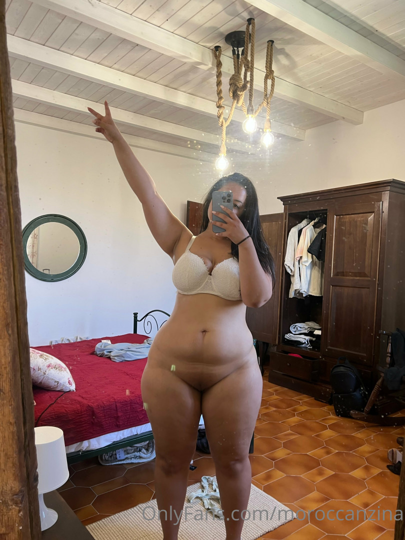 Photo by zinahadid published on May 15,2023 15:14:37 - BestThots