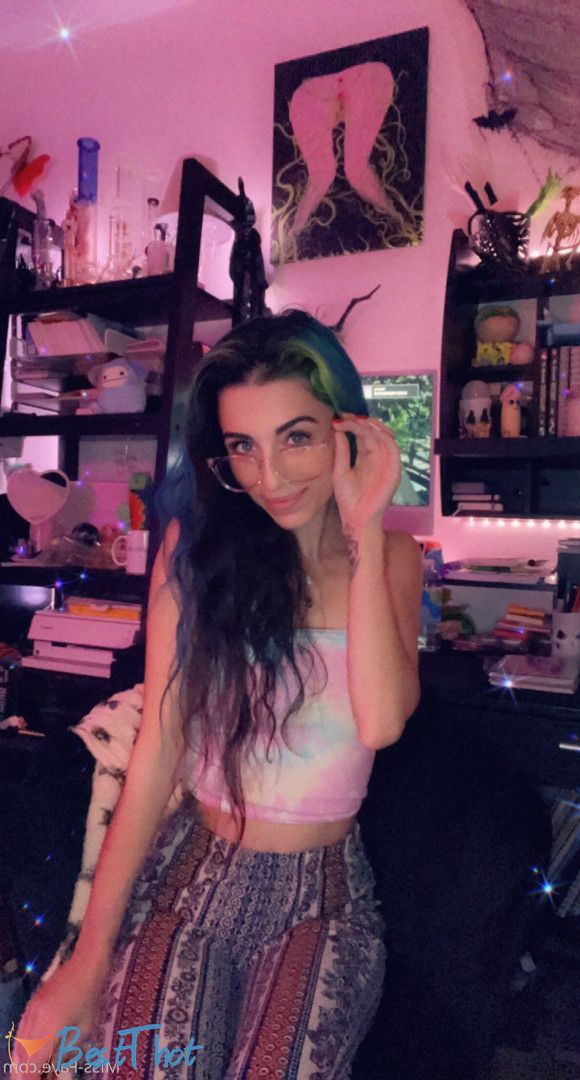 Photo by ohheymissfaye published on December 12,2024 10:01:30 - BestThots