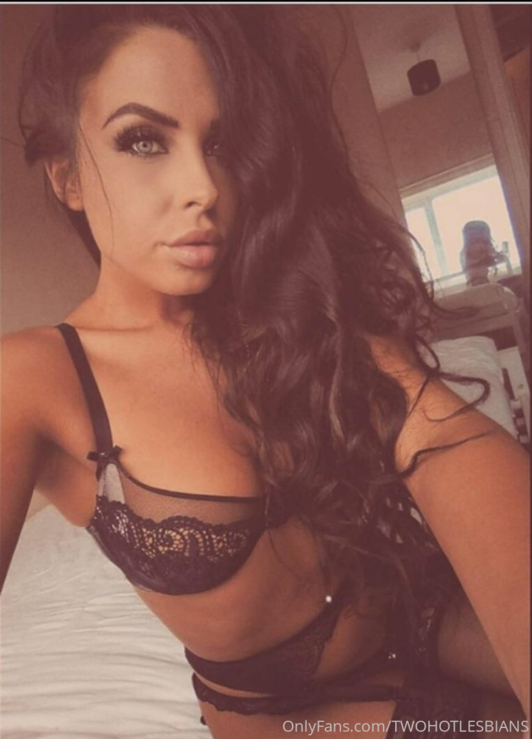 Photo by twohotlesbians published on May 16,2023 13:40:20 - BestThots