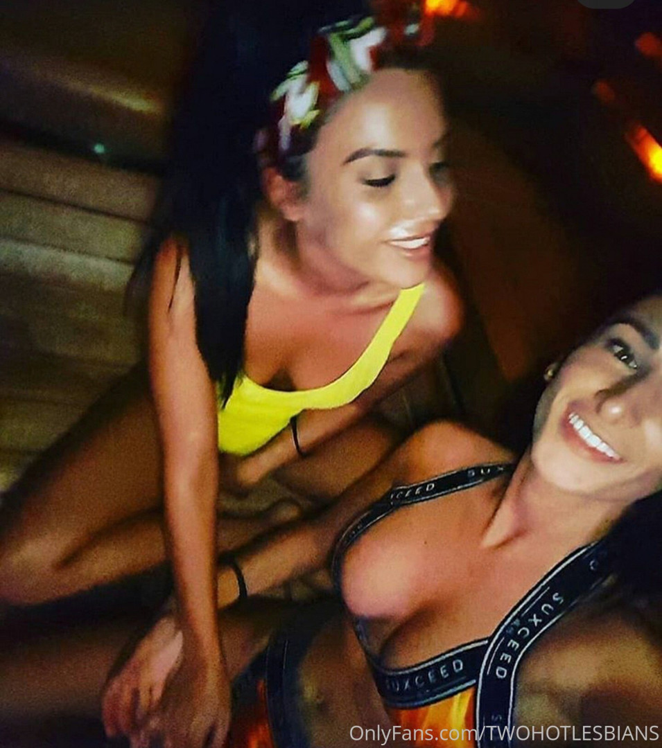 Photo by twohotlesbians published on May 16,2023 13:40:24 - BestThots