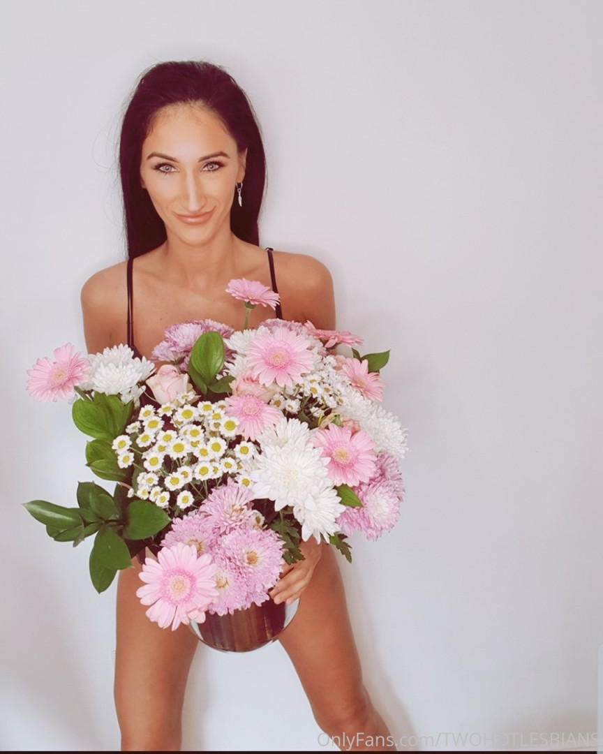 Photo by twohotlesbians published on May 16,2023 13:40:28 - BestThots