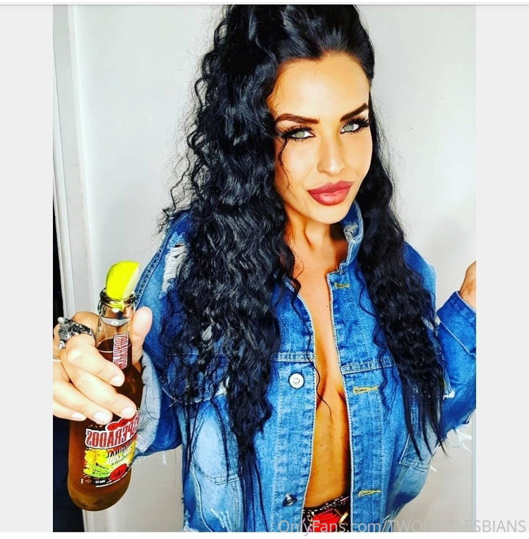 Photo by twohotlesbians published on May 16,2023 13:40:37 - BestThots