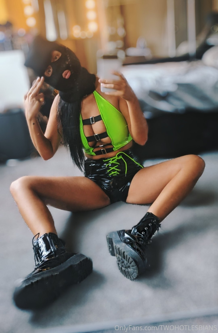 Photo by twohotlesbians published on May 16,2023 13:40:39 - BestThots