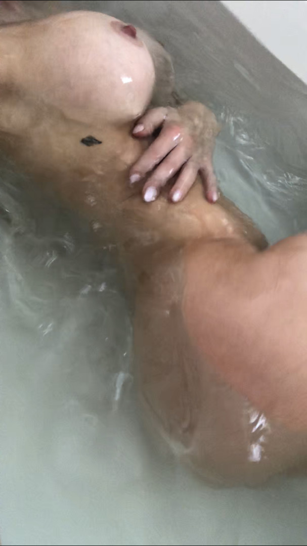 Photo by alixlynx published on October 17,2023 02:52:35 - BestThots