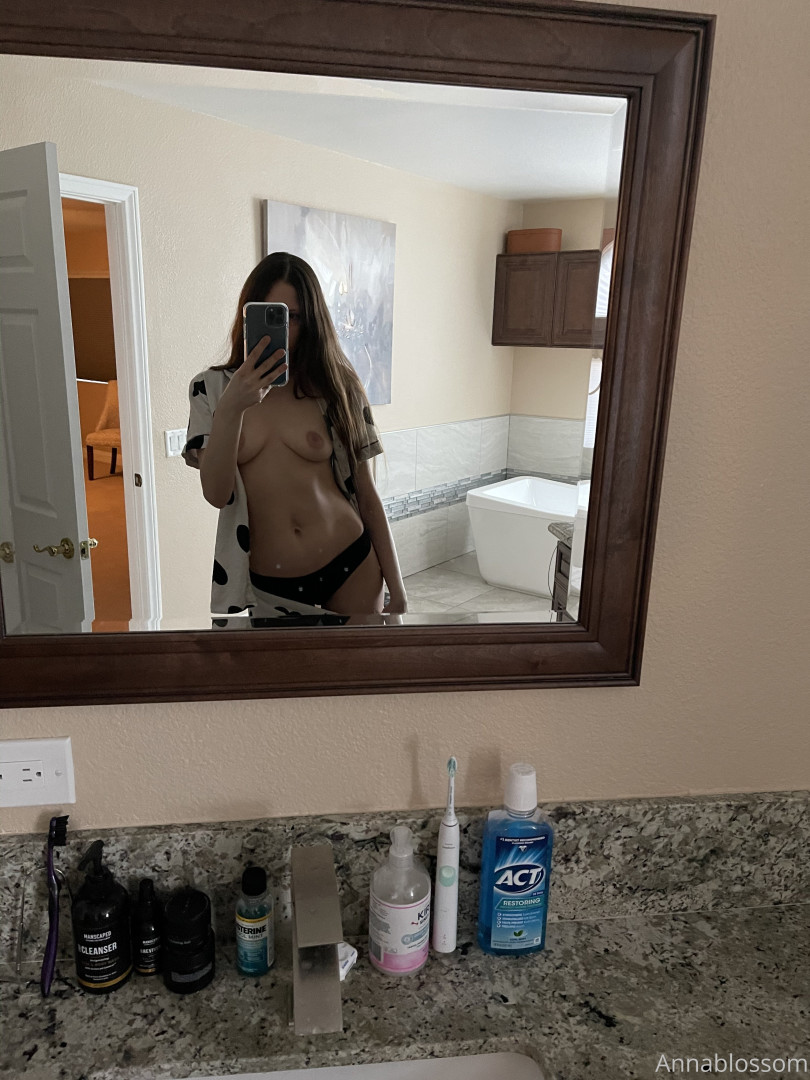 Photo by annablossom published on October 16,2023 22:57:18 - BestThots