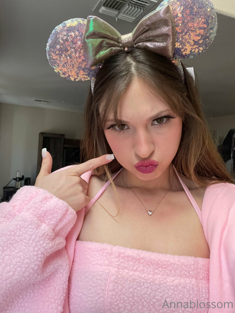 Photo by annablossom published on October 16,2023 23:13:24 - BestThots