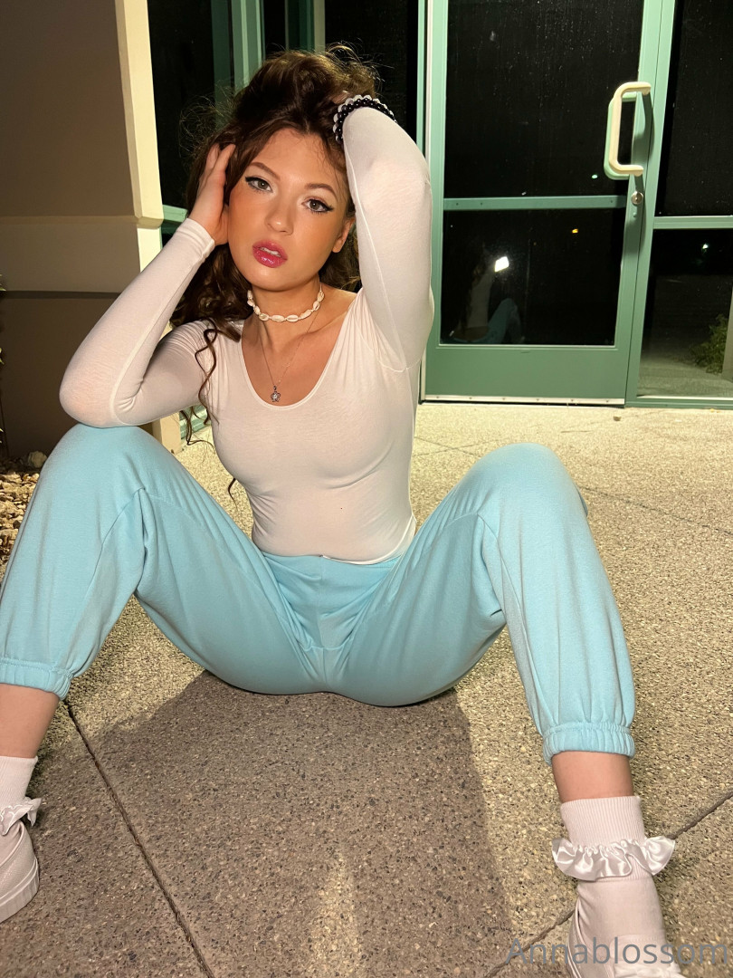 Photo by annablossom published on October 16,2023 23:21:06 - BestThots