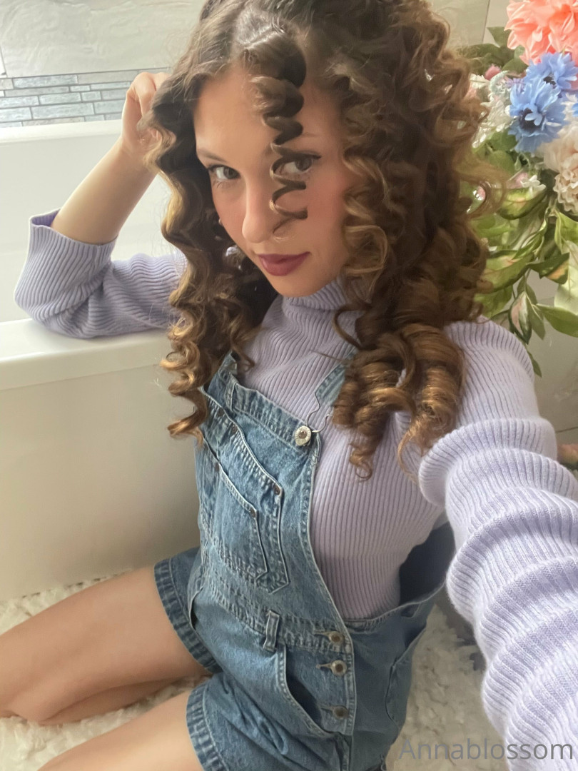 Photo by annablossom published on October 16,2023 23:27:48 - BestThots