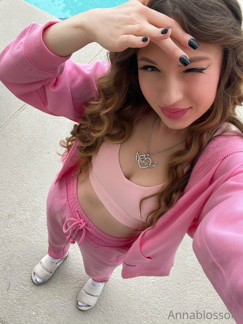 Photo by annablossom published on October 16,2023 23:33:18 - BestThots