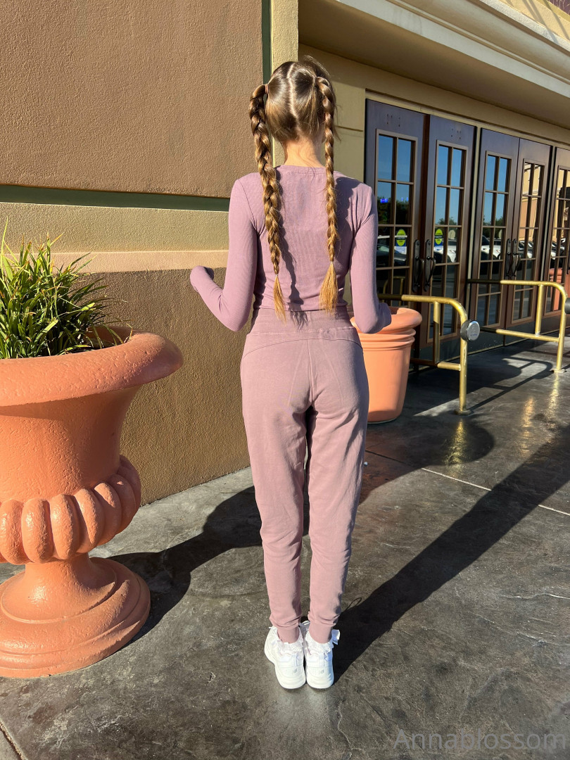 Photo by annablossom published on October 16,2023 23:33:55 - BestThots