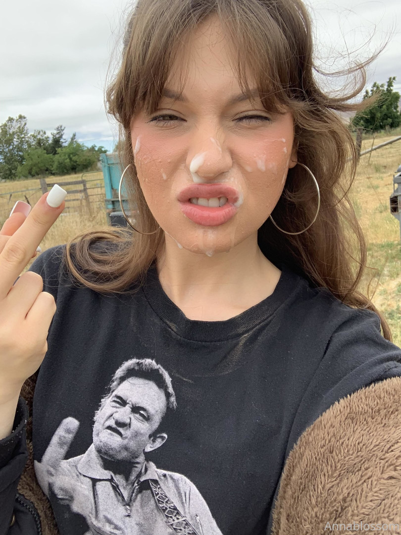 Photo by annablossom published on October 16,2023 23:34:00 - BestThots