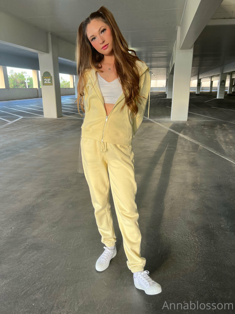 Photo by annablossom published on October 16,2023 23:38:43 - BestThots