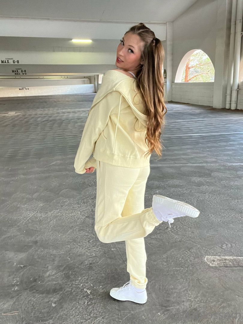 Photo by annablossom published on October 16,2023 23:41:06 - BestThots