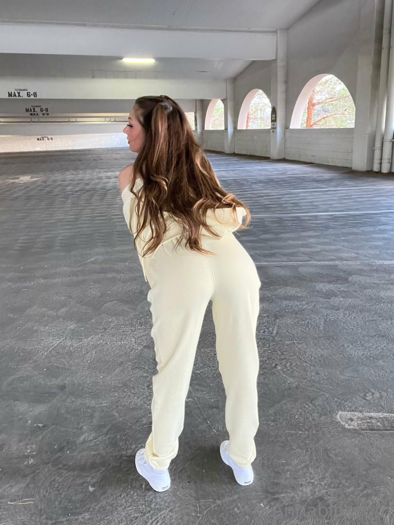 Photo by annablossom published on October 16,2023 23:44:03 - BestThots