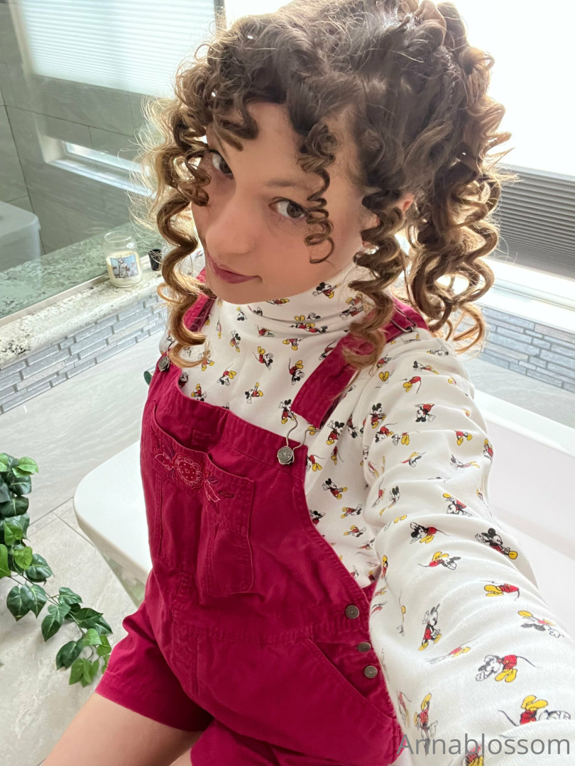 Photo by annablossom published on October 16,2023 23:49:33 - BestThots