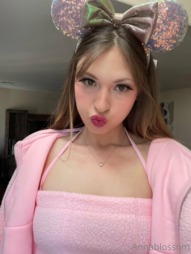 Photo by annablossom published on October 17,2023 00:05:23 - BestThots