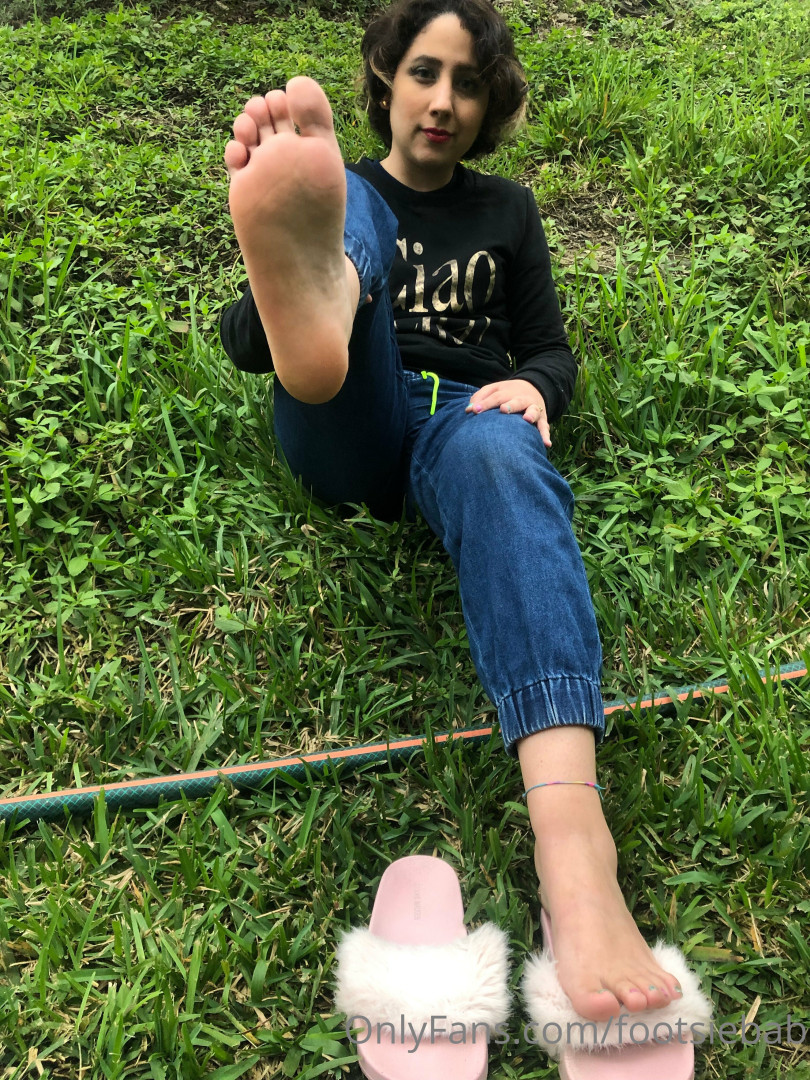 Photo by footsiebab published on January 14,2024 11:05:54 - BestThots