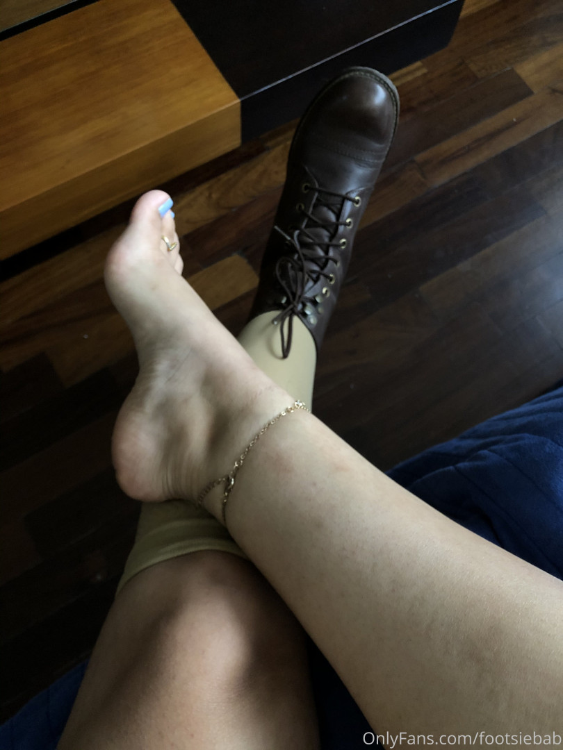 Photo by footsiebab published on January 14,2024 11:05:56 - BestThots