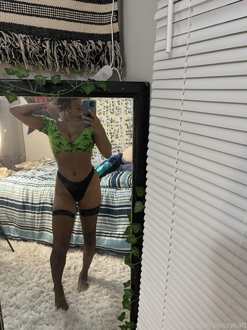 Photo by katgoddesstease published on June 8,2023 13:54:37 - BestThots
