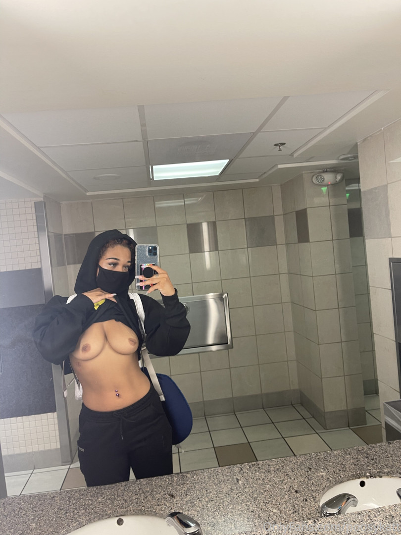 Photo by katgoddesstease published on June 8,2023 14:05:37 - BestThots