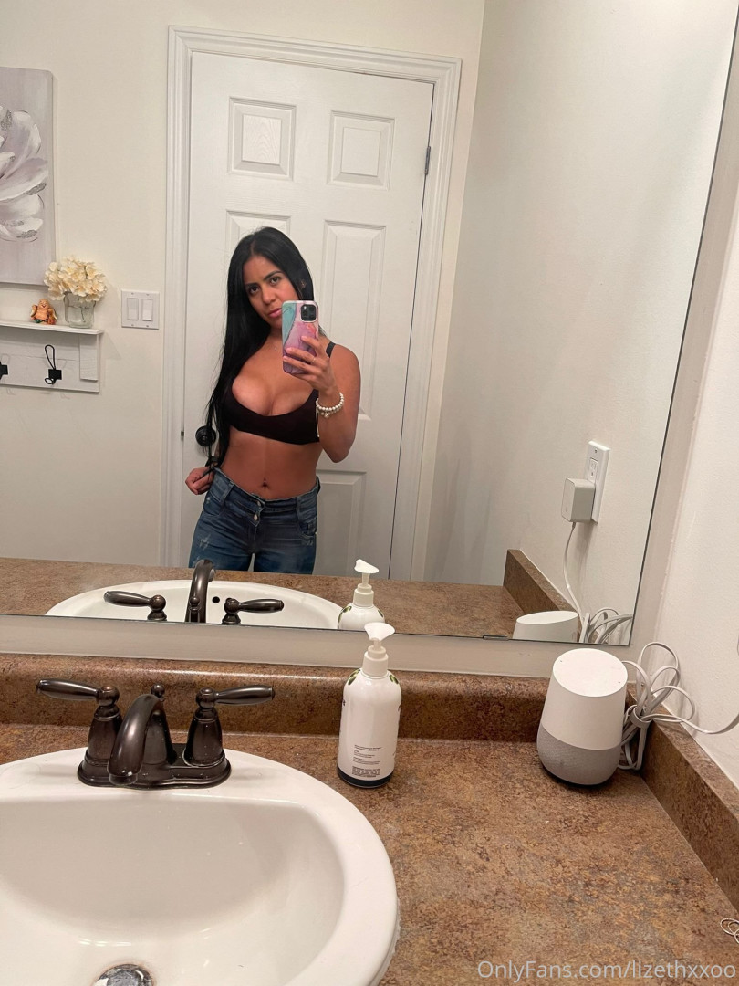 Photo by lizethxxoo published on October 15,2023 23:44:56 - BestThots