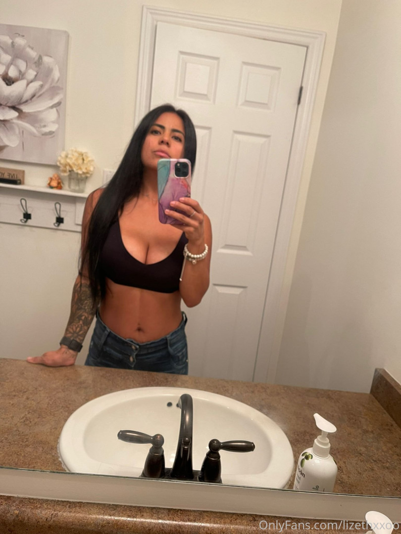 Photo by lizethxxoo published on October 15,2023 23:46:04 - BestThots