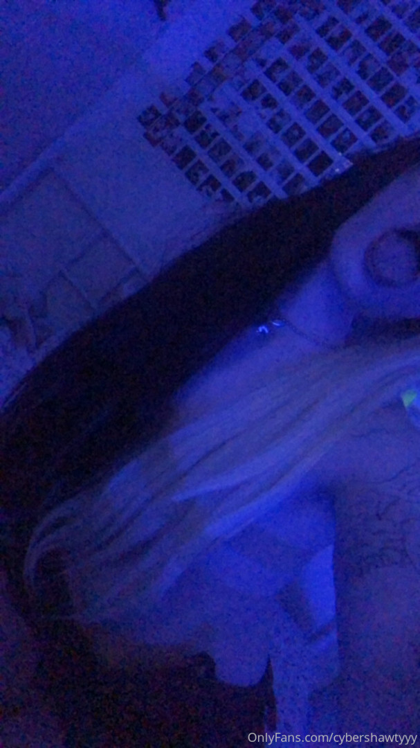Photo by cybershawtyyy published on January 11,2024 05:39:53 - BestThots