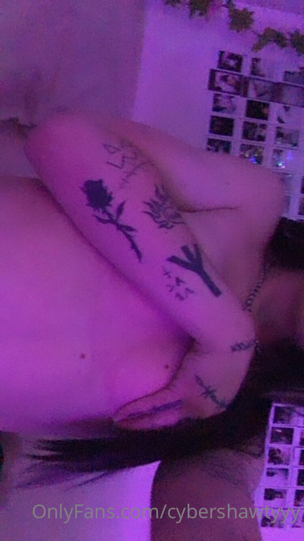 Photo by cybershawtyyy published on January 11,2024 05:40:18 - BestThots