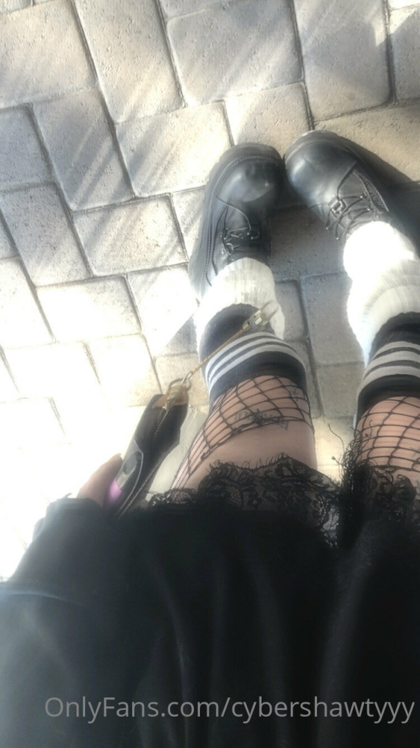 Photo by cybershawtyyy published on January 11,2024 05:46:56 - BestThots