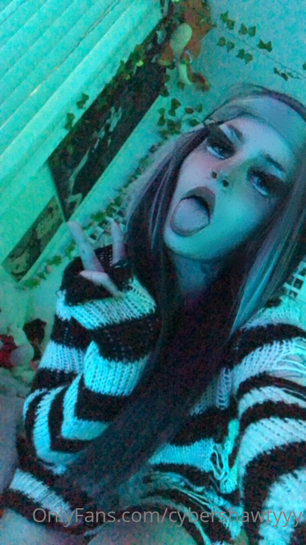 Photo by cybershawtyyy published on January 11,2024 05:47:25 - BestThots