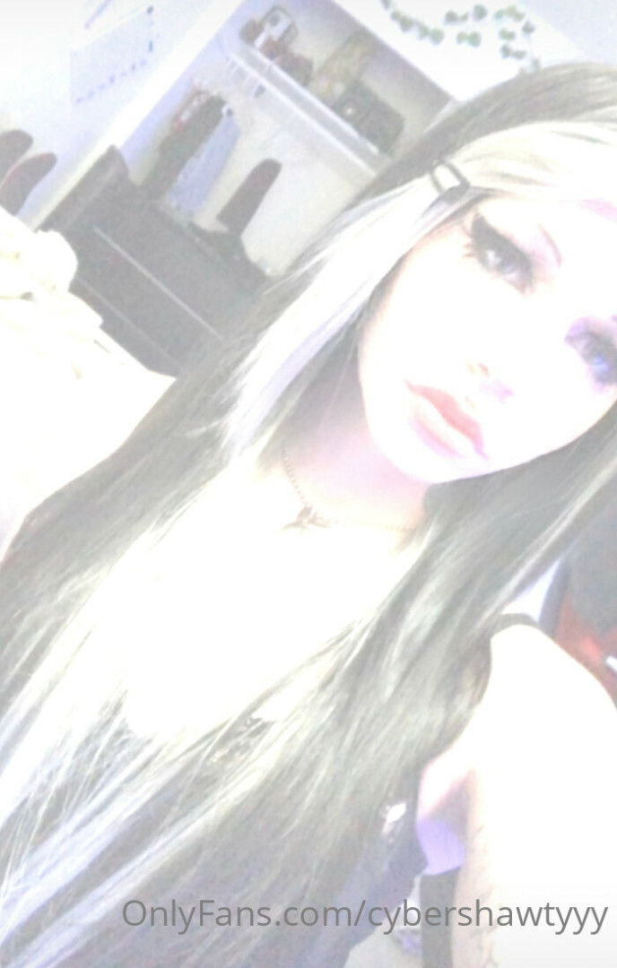 Photo by cybershawtyyy published on January 11,2024 05:47:50 - BestThots