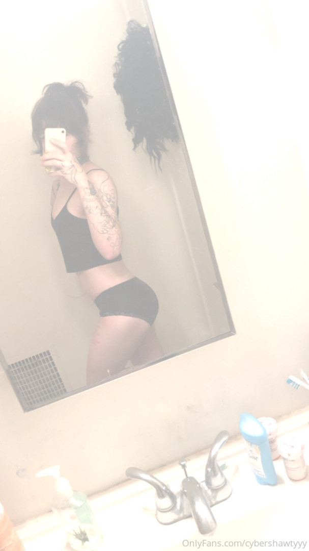 Photo by cybershawtyyy published on January 11,2024 05:48:45 - BestThots